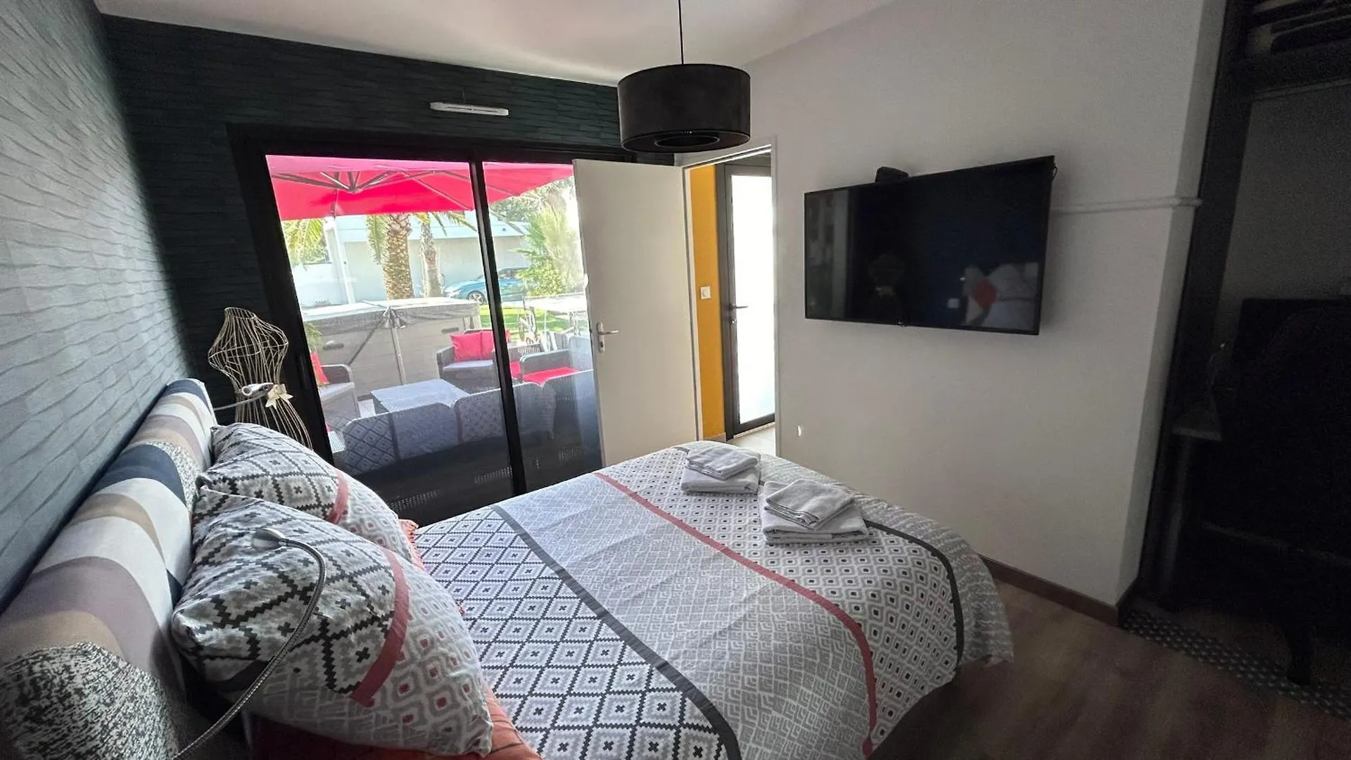 Feriehus Maison De 102M² Sur Terrain Clos Terrasse Jacuzzi Le Tour-du-Parc